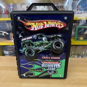 Hot Wheels Monster Jam 3D Grave Digger Storage Carrying Case Holds 15 Trucks